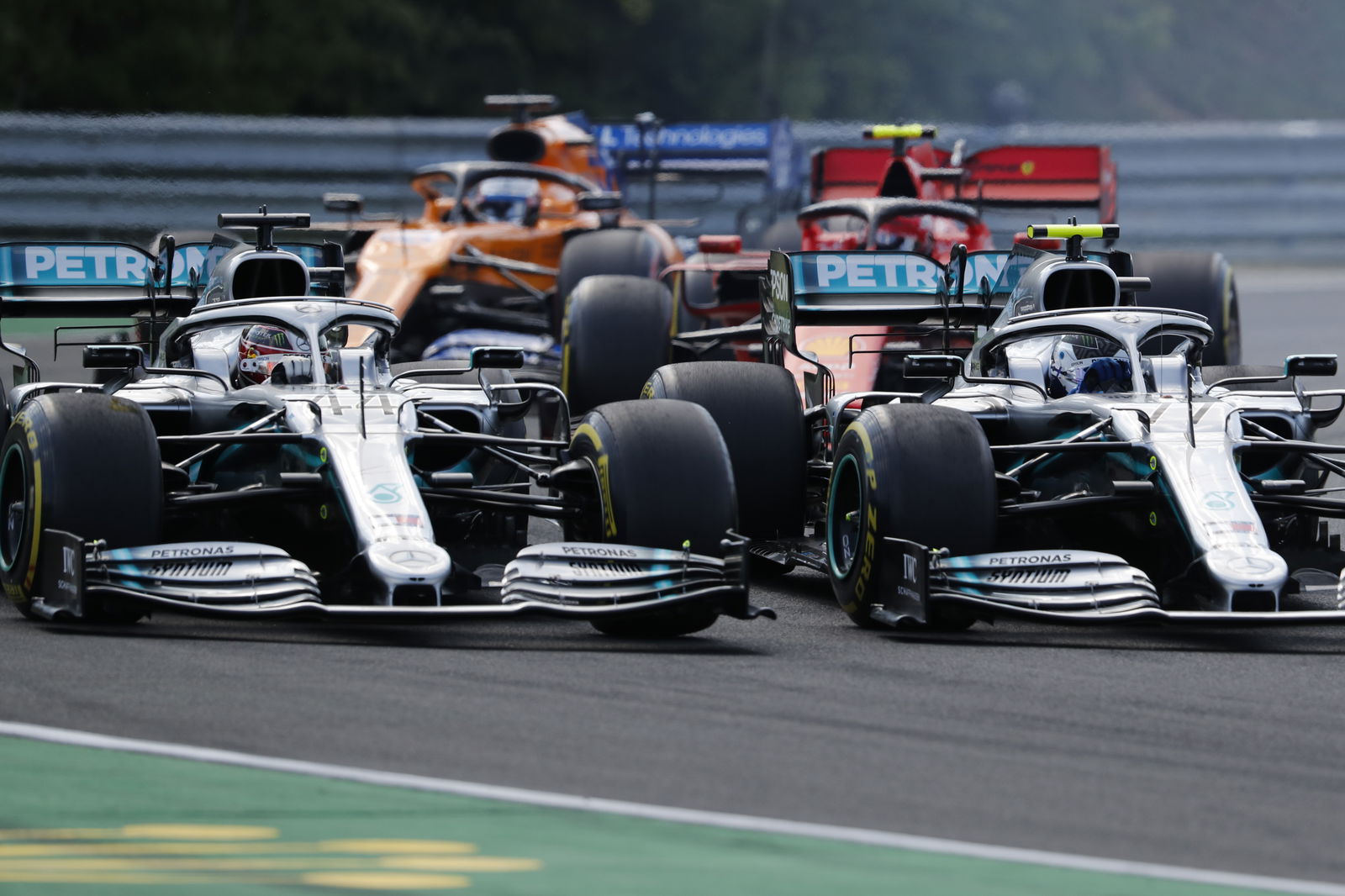 Hamilton: 'Tidak ada perasaan yang lebih baik' daripada melawan Max dalam kondisi terbaiknya